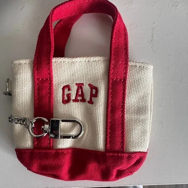 GAP Logo TOTE Bag Charm Red & White NEW - Image 3