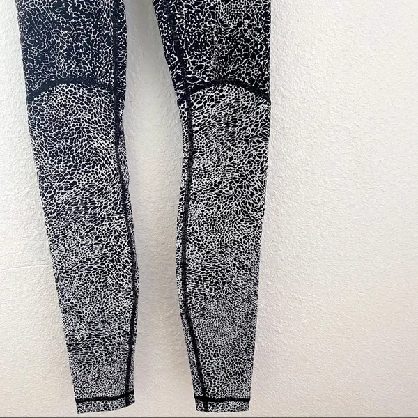 Lululemon Wunder Under HR Tight 2‎ - Image 6