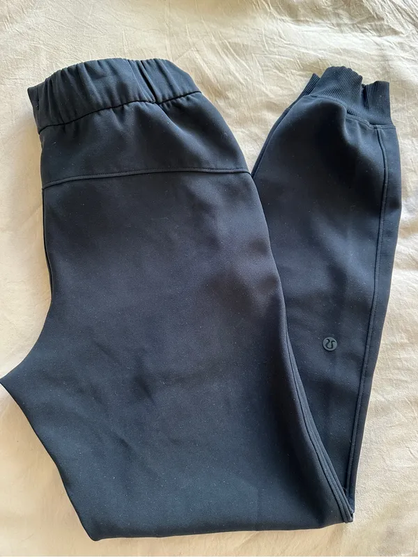 LULULEMON On The Fly Jogger in True Navy Sz. 2 - Image 5