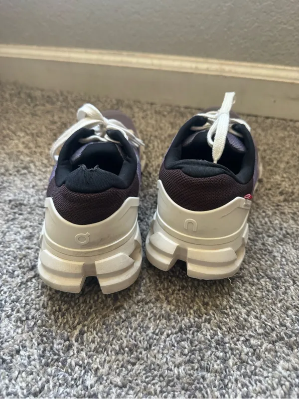 On Running Women’s Cloudflyer 4 Low Top Sneakers - Image 4