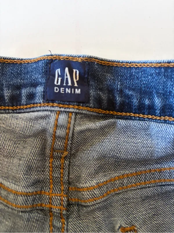 Woman’s Gap Denim Jean Shorts 4-5” Inseam Size 32 Medium Dark Wash Cutoff - Image 4