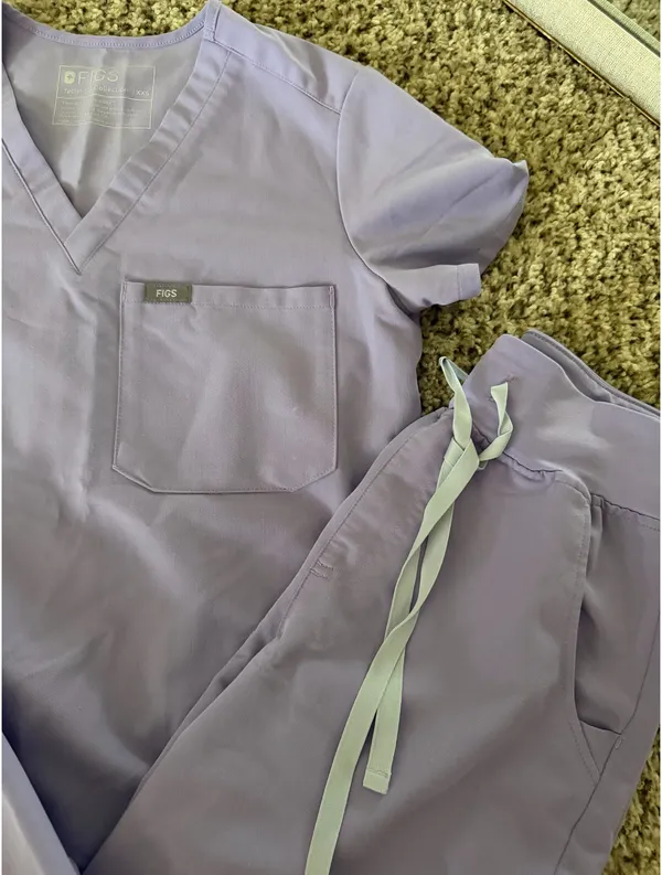 Figs scrub set - Image 2
