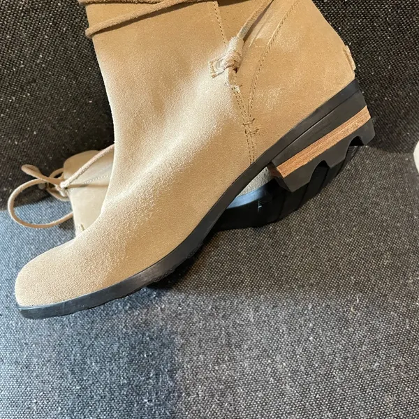 Sorel Beige Ankle Booties - Image 4