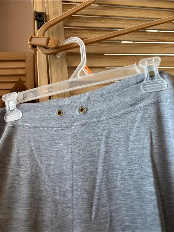 Gray Wide Leg Capris Medium - Image 2