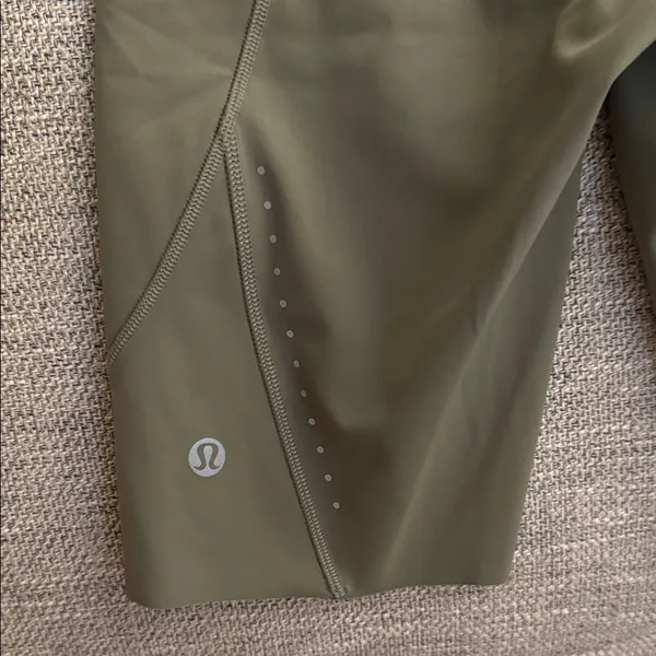 Lululemon Fast and Free Olive Green Women's Shorts 8” Light size 2 $78 - Image 10
