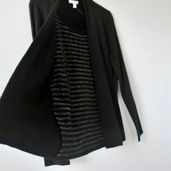 NWOT Charter Club Black Silver Metallic Cardigan Long-Sleeve Blouse Medium - Image 2