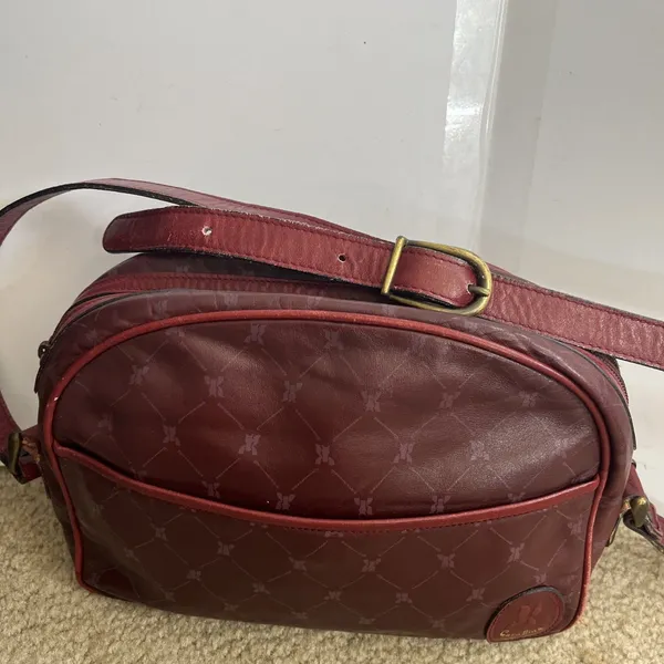 Italian Red Leather Shoulder Bag Logo Quiet Luxury Classic Business Professional - Image 13