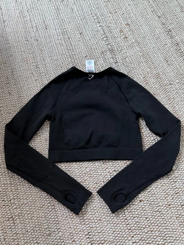 Gymshark Vital Crop Top Size Small in Black - Image 2
