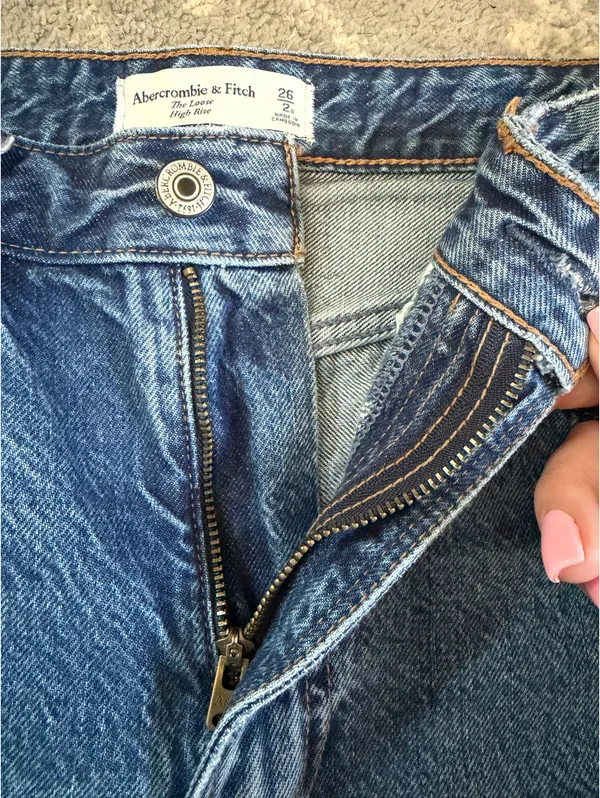 Abercrombie & Fitch Curve Love The Loose High Rise Jeans - Image 4