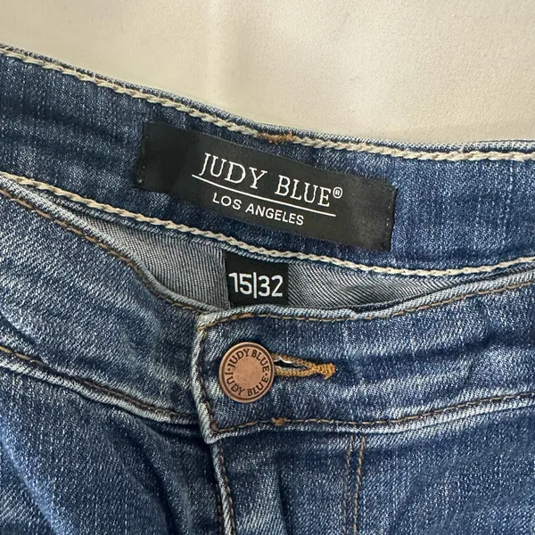 Judy blue women’s 15/32 straight fit denim jeans - Image 8