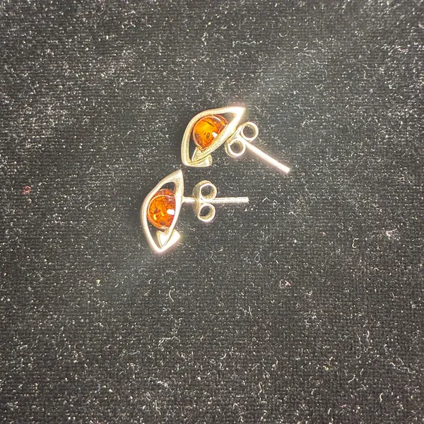 Baltic Honey Amber Stud Earrings: Sterling Silver Gemstone - Image 8