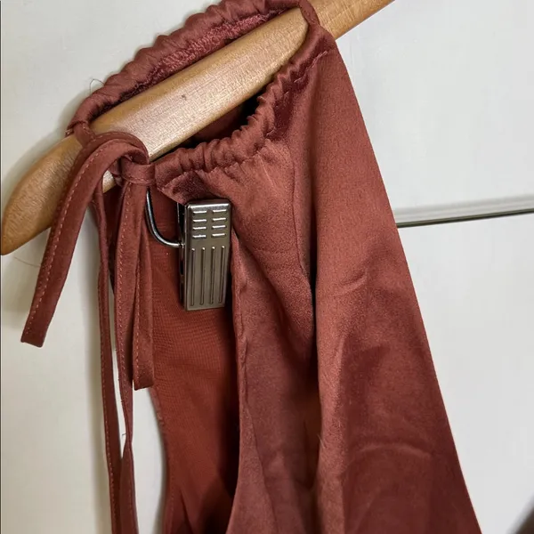 NWT LuLu’s Look off luxe rusty rose satin asymmetrical wide leg jumpsuit S - Image 7