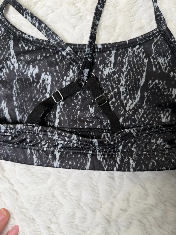 Beyond Yoga Snake Skin Criss Cross black yoga top small - Image 4
