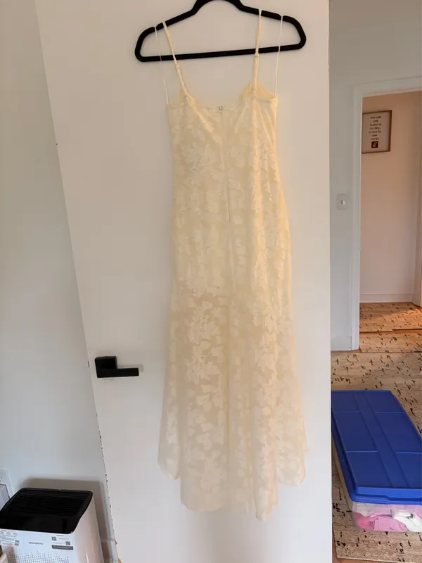 Boutique White lace dress - Image 3