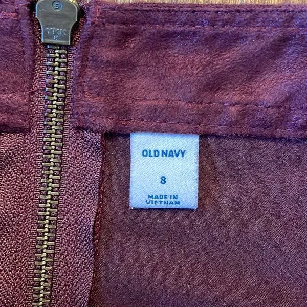 Old Navy Burgundy faux suede pocket front mini skirt 8 - Image 4