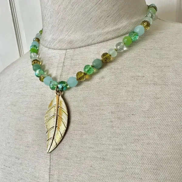 Cookie Lee green glass bead crystal leaf pendant necklace - Image 2