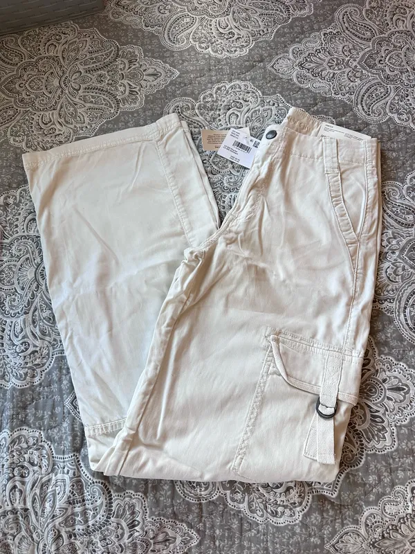 American Eagle Dreamy Drape Cargo Pants - Image 2