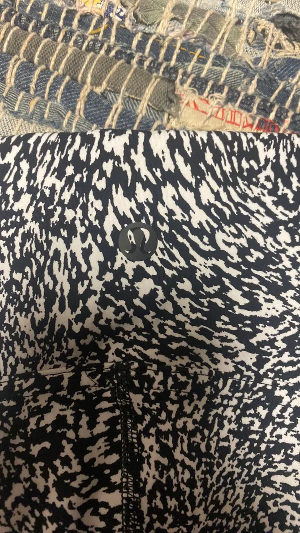 Lululemon black and white Leggings 8 - Image 4