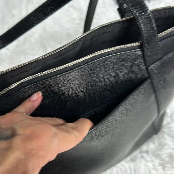 Micheal Kors Maddie Medium Crossgrain Leather Tote Bag - Image 13