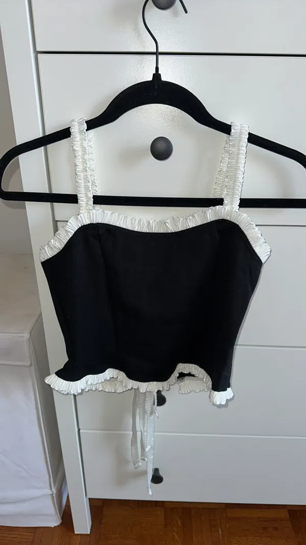Lulu’s Coquette Charisma Black and White Ruffled Tie-Back Crop Top - Image 2
