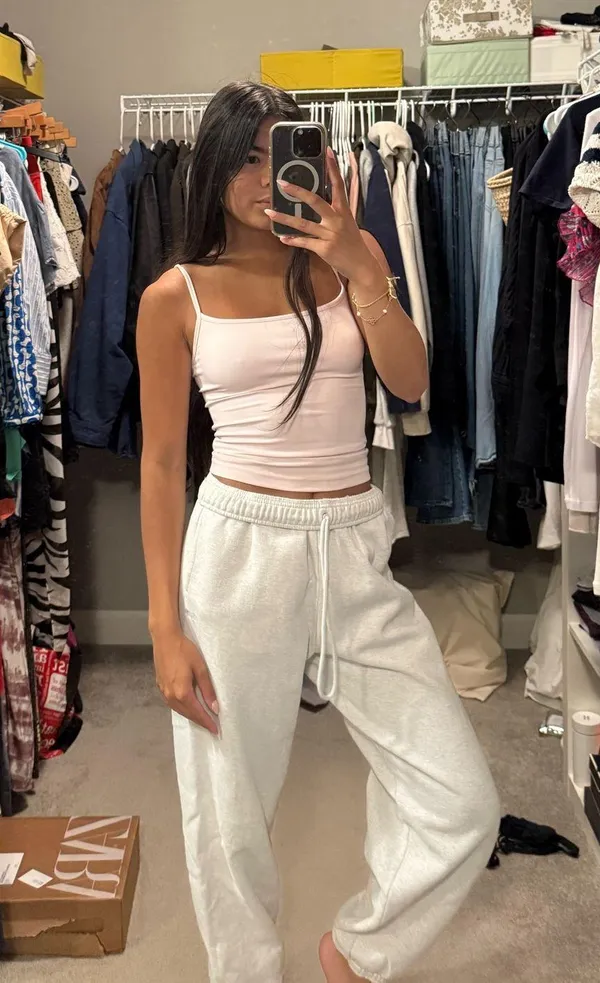 Aritzia Sweatpants  - Image 3