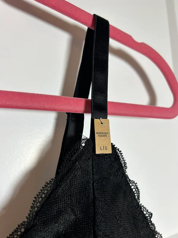 Large black lace bralette - Victoria’s Secret - Image 2