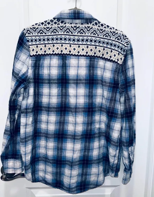 Aeropostale Woman’s Plaid Long Sleeve Flannel Button Down Top Size Medium - Image 2