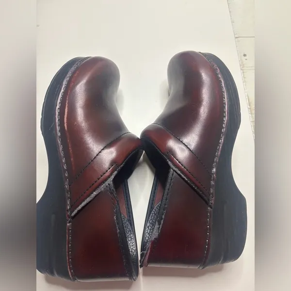 DANSKO PROFESSIONAL Burgundy Clogs Womens EU 40 US 9.5/10 Leather Comfort Shoes - Image 6