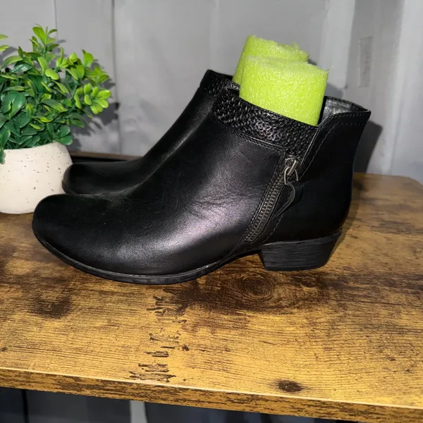Rockport Carly Ankle Booties Women 7 Black Leather Laser Cut Comfort Casual - Image 6