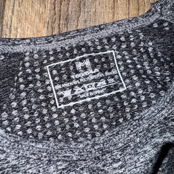 Gray Crop Workout Tee Size M - Image 3