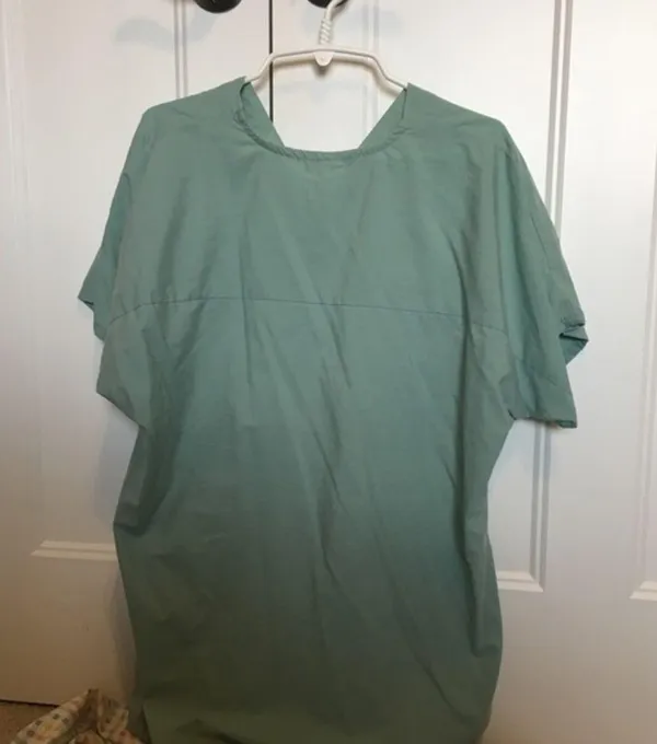 Women’s size large scrub top and jacket - Image 7