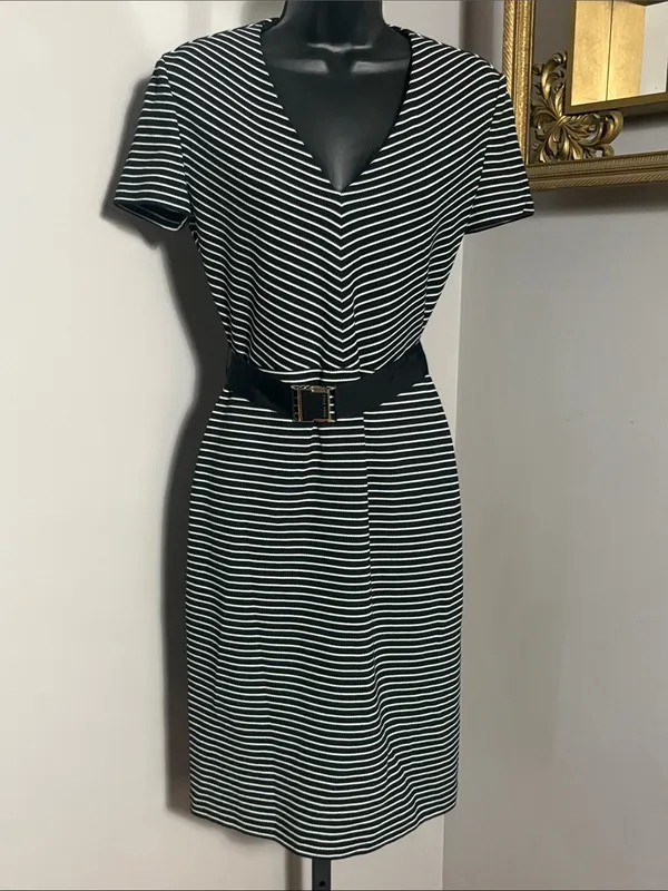 Hugo Boss Size 4 Hedra Black and White Striped V Neck Midi Dress with Belt - Image 2
