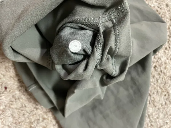 Lululemon Align Shorts 6" - Image 5