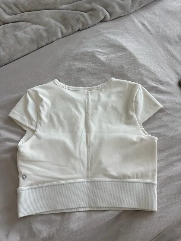 White athletic top cropped Size M - Image 2