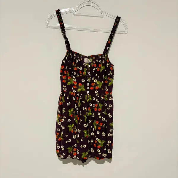Urban Outfitters Tate Tie Romper Strawberry Maroon Ruffle‎ size medium - Image 2