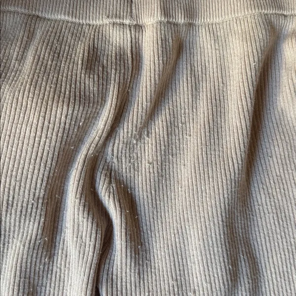 ALO Yoga Ribbed Lounge Pants in Soft Beige - Image 4