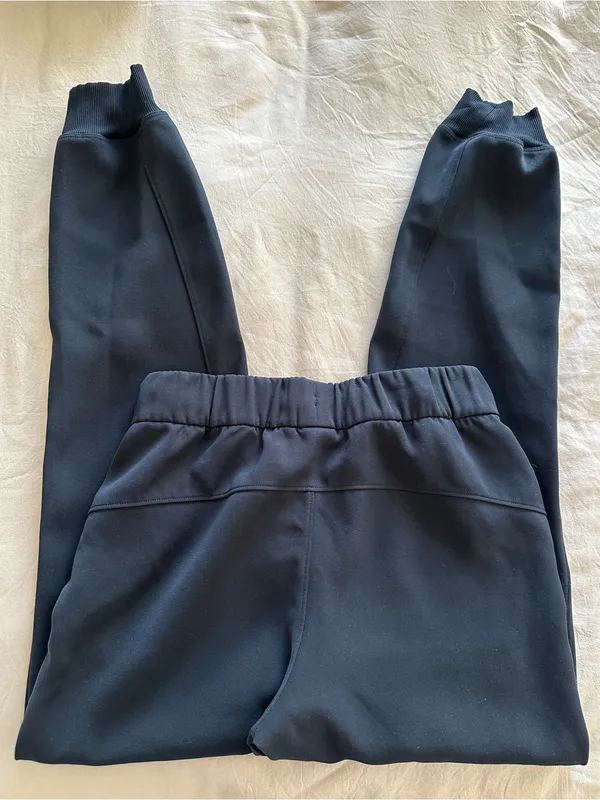 LULULEMON On The Fly Jogger in True Navy Sz. 2 - Image 9