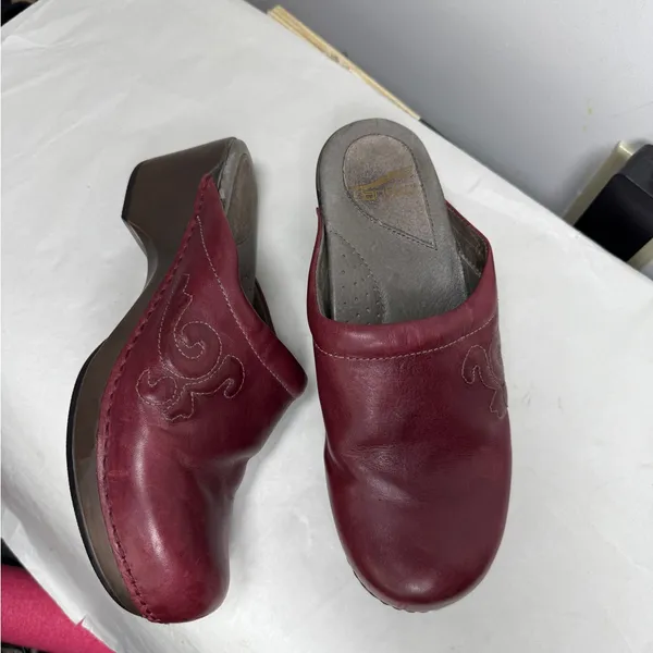 DANSKO LEATHER MULE CLOGS WINE EMBOSSED SZ 39 - Image 6