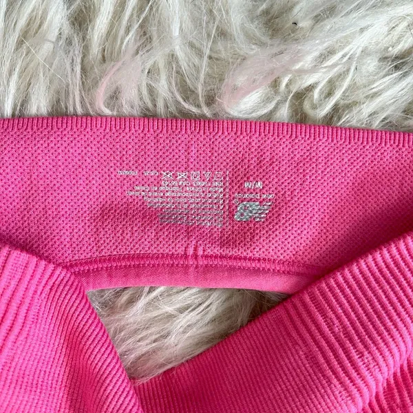 NWOT Pink New Balance seamless cropped sports bra Size M - Image 4