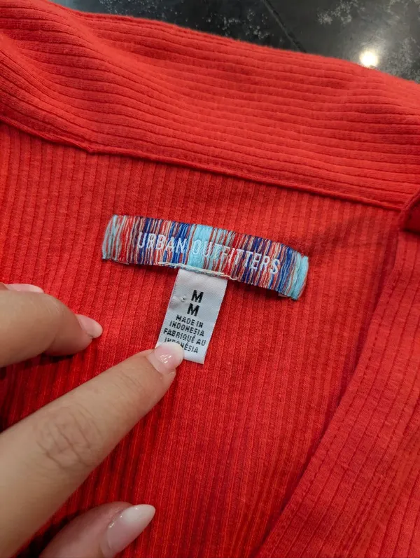 Urban Outfitters Red Rutched Long Sleeve Y2K Top Size Medium - Image 3
