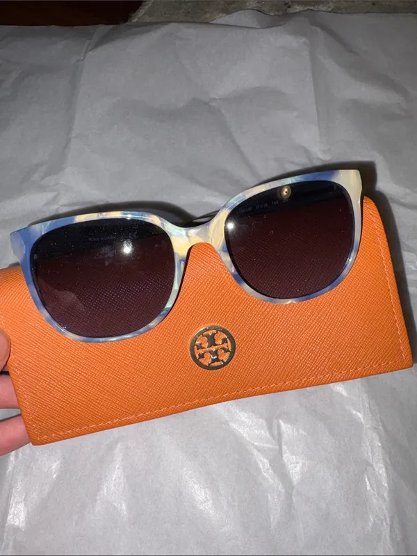 Tory Burch Light Blue Marble Cat-Eye Sunglasses with Dark Lenses - Image 4