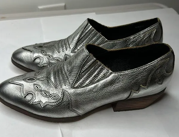 Silent D Tarvita Bootie in Silver Size 10 - Image 4