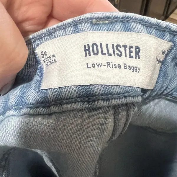 Hollister Women's Low-Rise Baggy Jeans Size 8 Blue Light Wash - Image 8