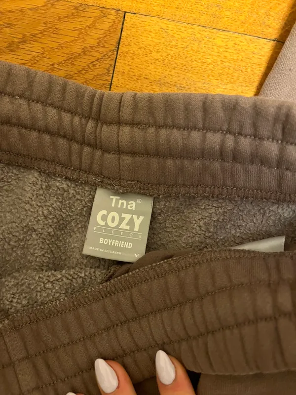 Aritzia TNA cozy Fleece Sweatset - Image 4