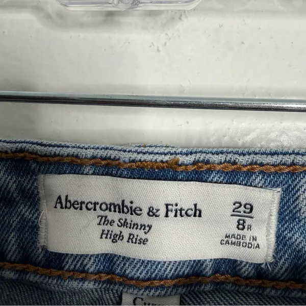 Abercrombie & Fitch Curve Love The Skinny High Rise Ripped Knees‎ Size 8/29 - Image 4