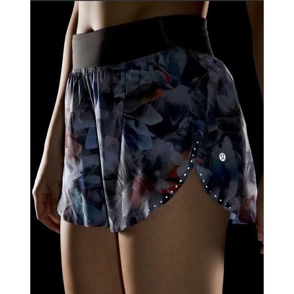 Lululemon Fast Free Short 3" Sz 4 Reflective Classic Fit Floral Multi Print Grey - Image 2