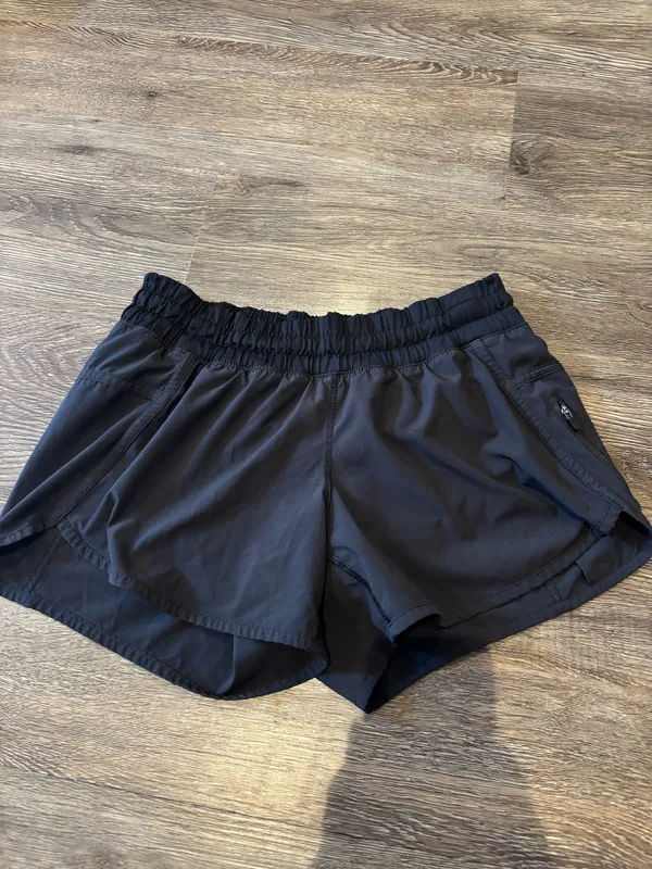Lululemon Tracker Shorts IV - Image 4