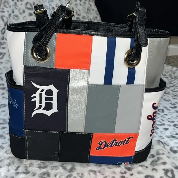 The Bradford Exchange Tigers Tote - Image 3