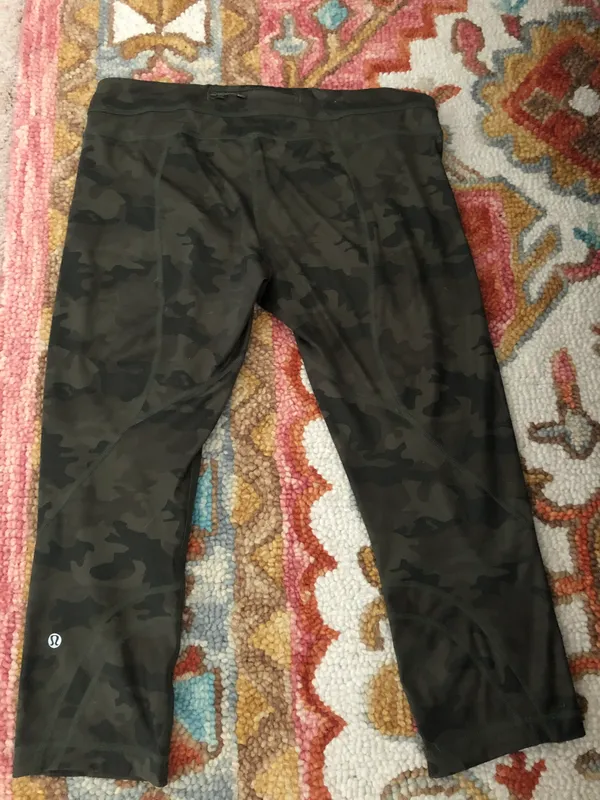 Camo Cropped Leggings - Image 2