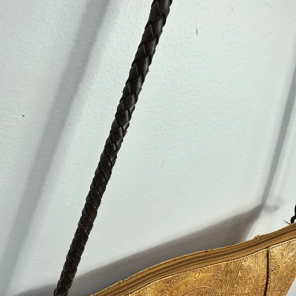 Relic Embossed Crossbody Bag Brown Faux Tooled Leather Western‎ Boho Rustic 70s - Image 6